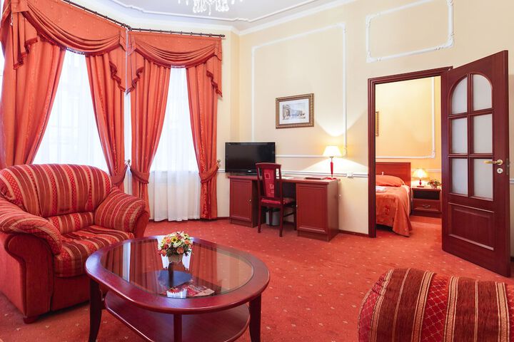 Room 18 of 34