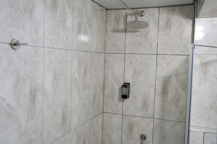 Room 70 of 121