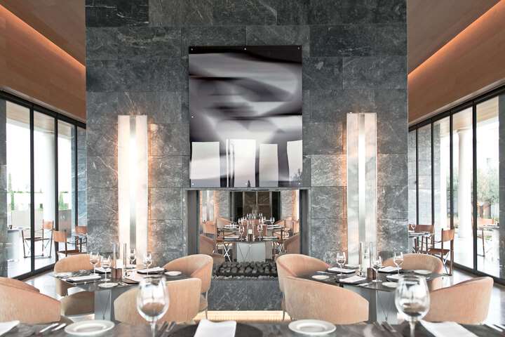 Dining 4 of 12