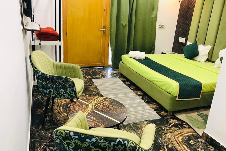 Room 14 of 30