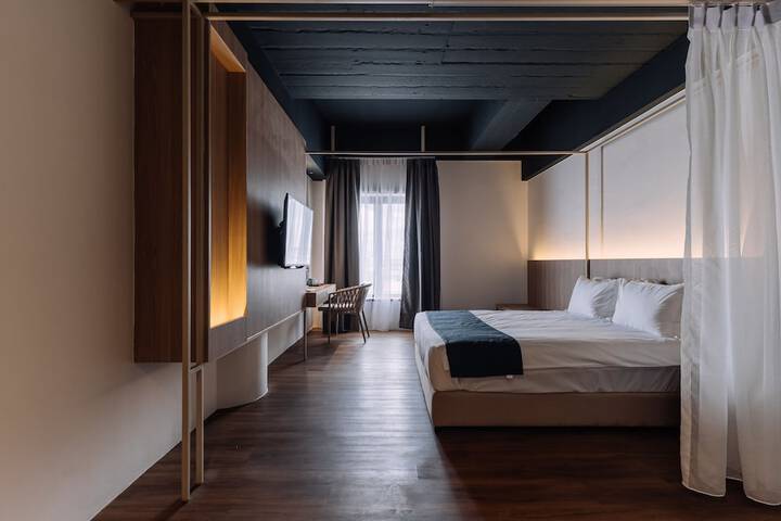 Room 3 of 15