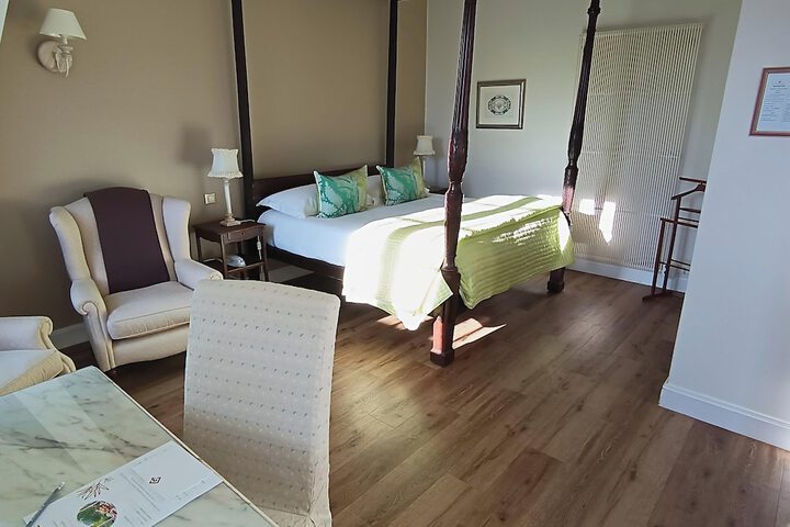 Room 10 of 35