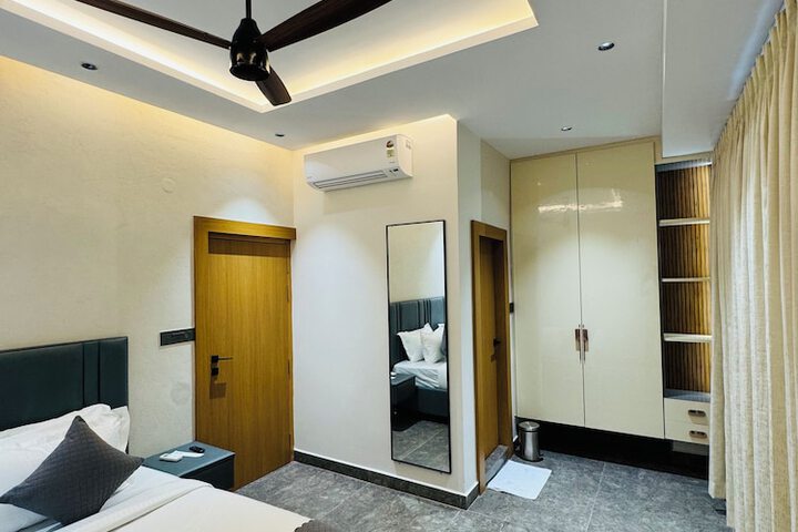 Room 8 of 59