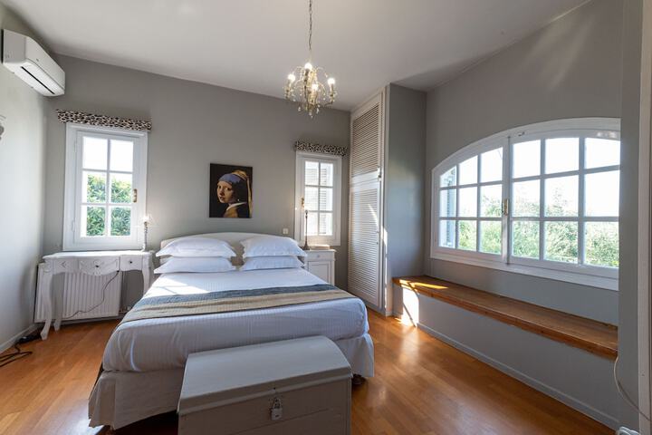 Room 10 of 49