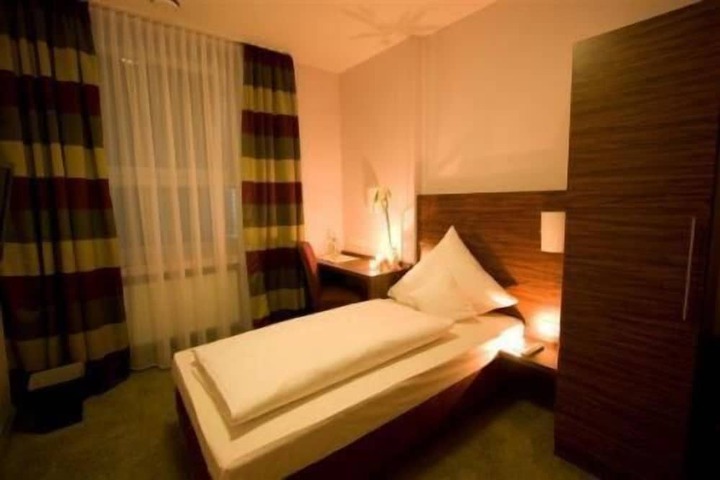 Room 15 of 63