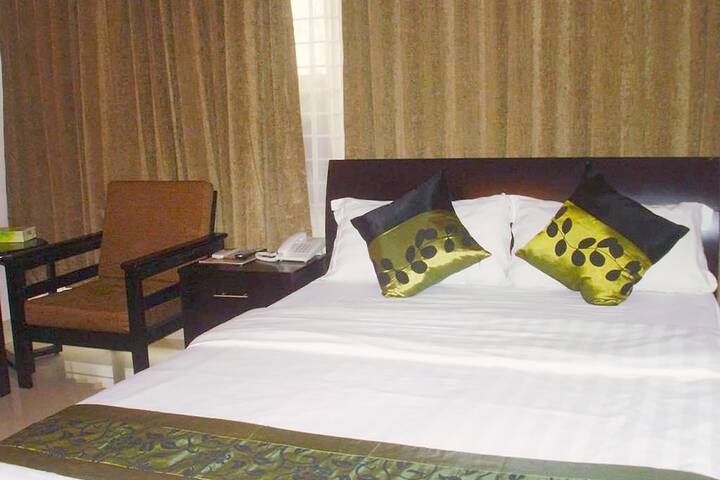 Room 9 of 36