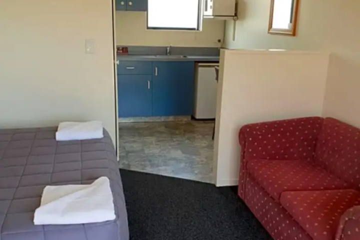 Room 5 of 14