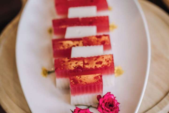 Dining 52 of 77