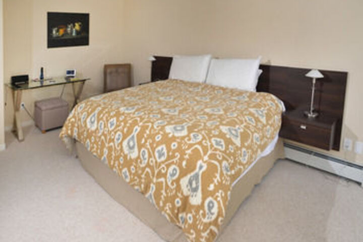 Room 14 of 32