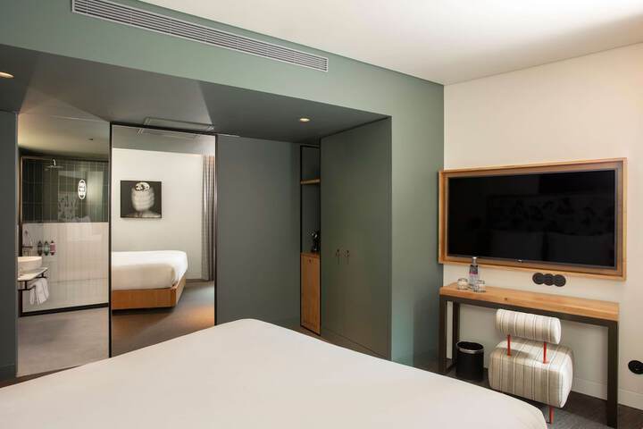 Room 16 of 89