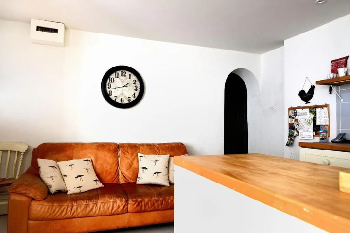 Room 3 of 17