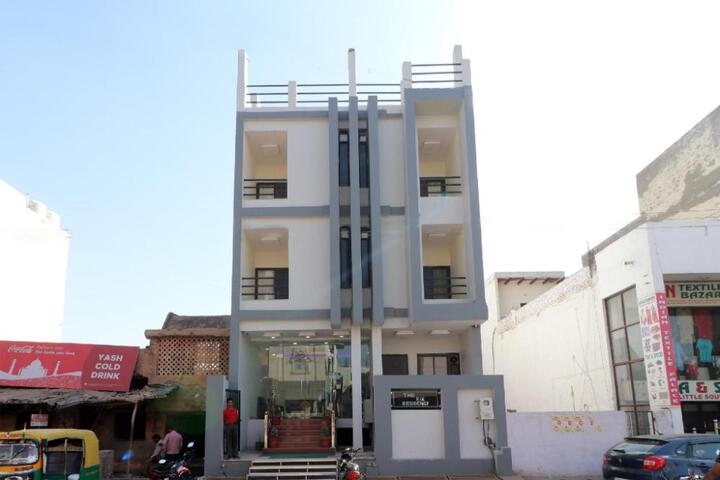 OYO Hotel The Orient Tree