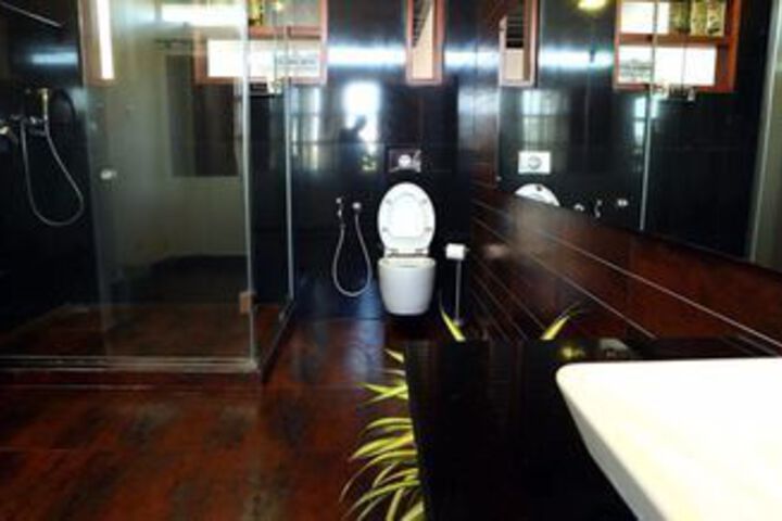 Room 6 of 6