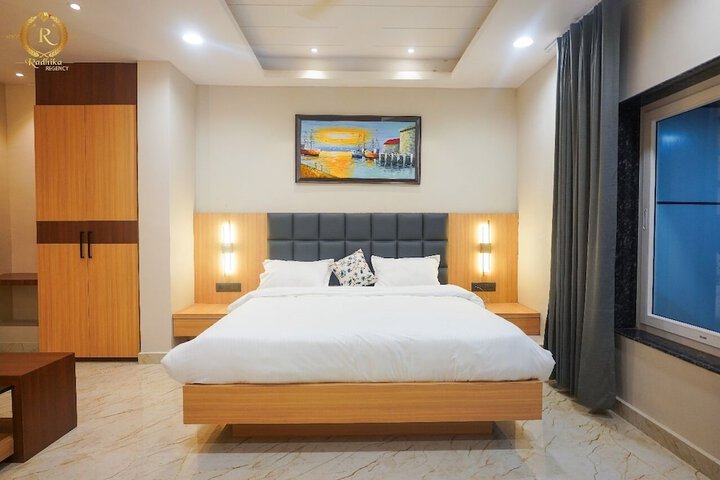 Room 7 of 11