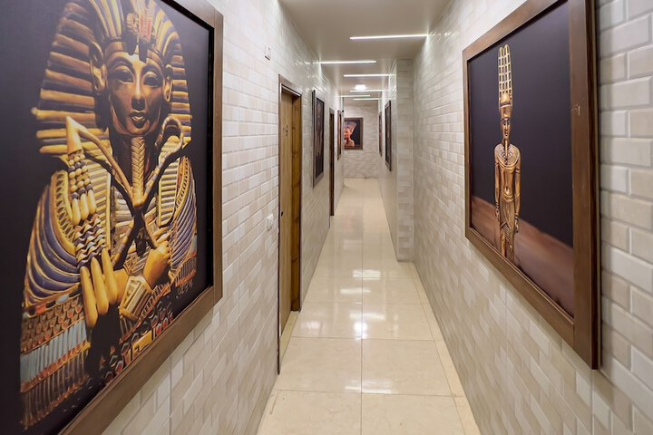 Hotel 2 of 284