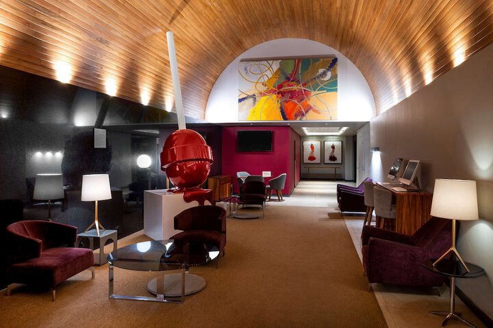 Hotel Interior 7 of 115