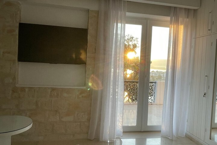 Room 5 of 24