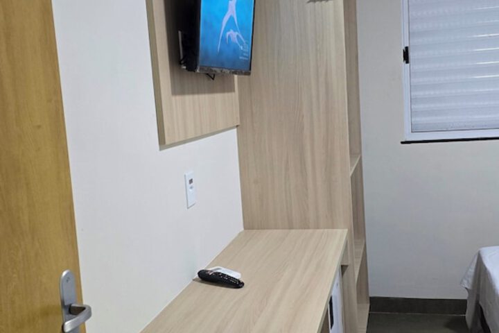Room 3 of 91
