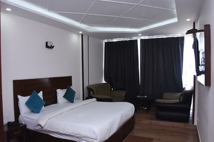Room 17 of 46