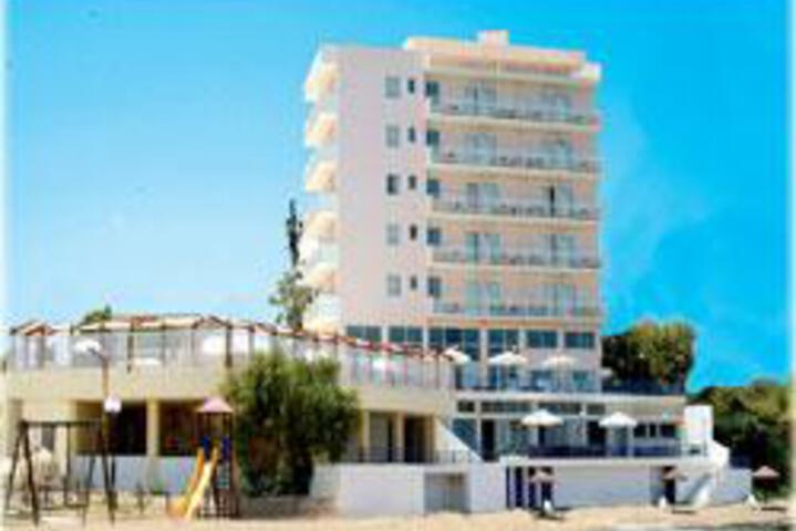 Hotel Attica Beach