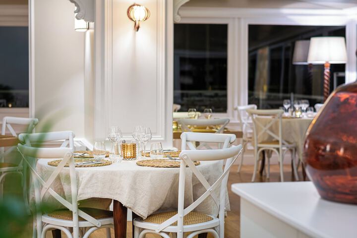 Dining 50 of 64