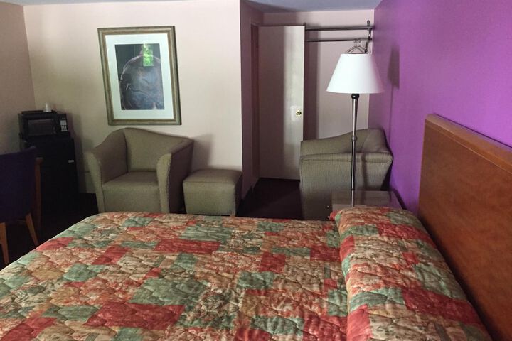 Room 21 of 34