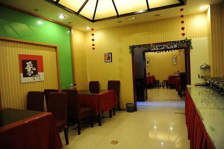 Dining 8 of 8