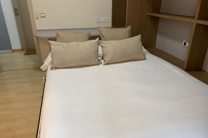 Room 3 of 25