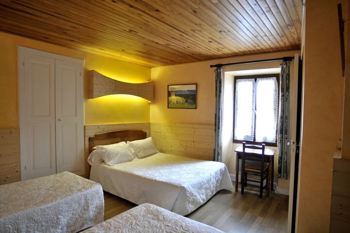 Room 2 of 41