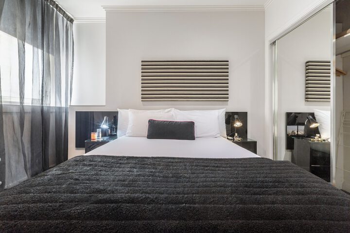 Room 35 of 108