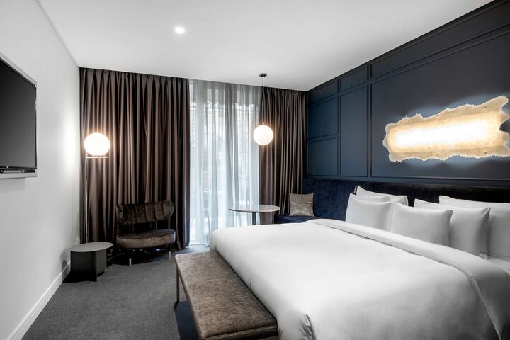 Room 31 of 280