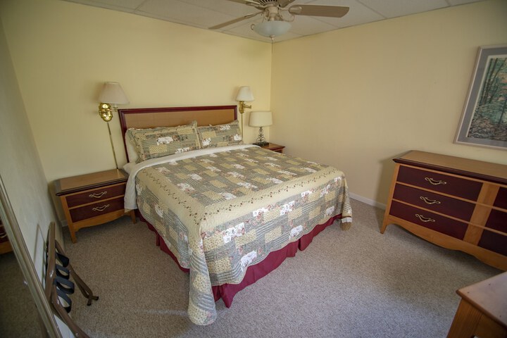 Room 5 of 95