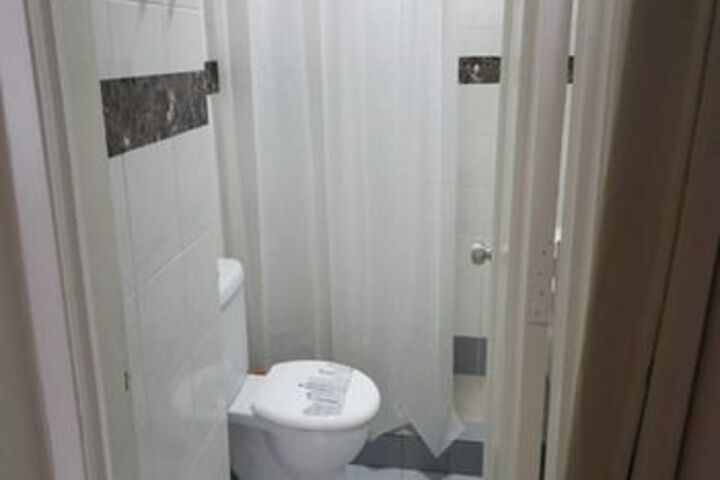 Room 3 of 62