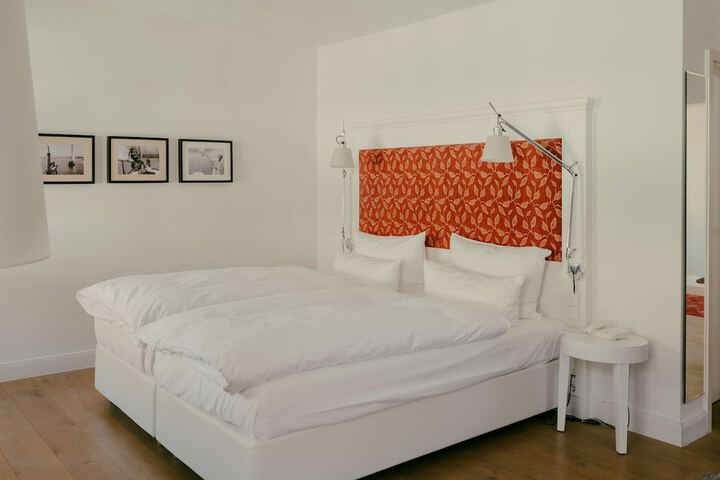 Room 32 of 87