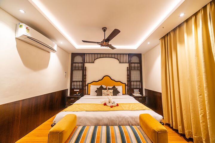 Room 3 of 56