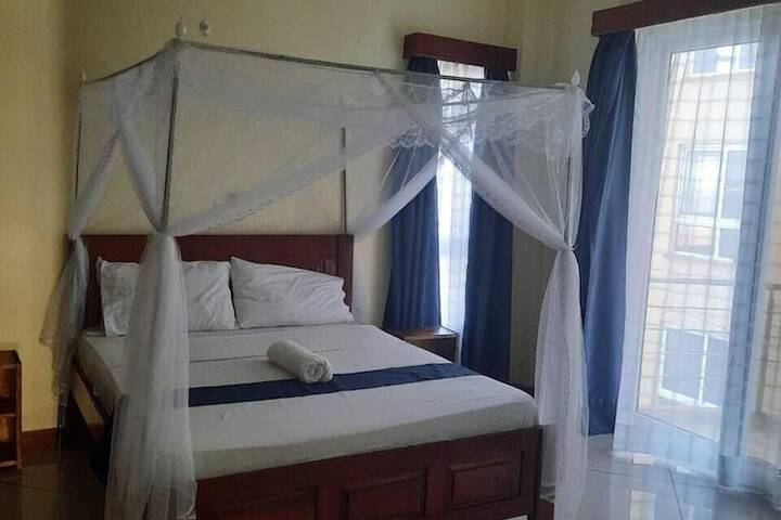 Room 6 of 190
