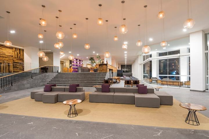 Guest Lobby