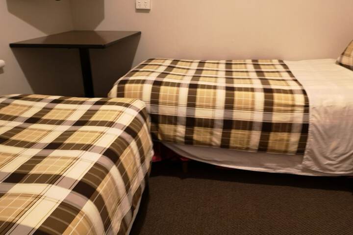 Room 17 of 37
