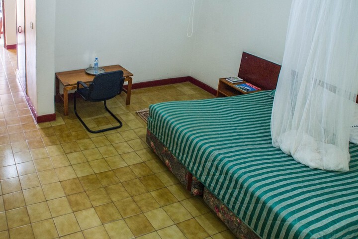 Room 32 of 35