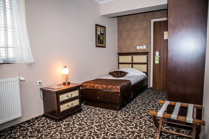 Room 12 of 68