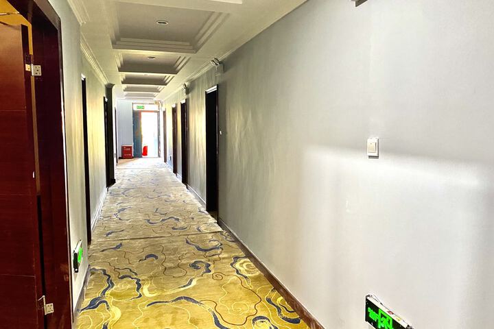 Hotel Interior 6 of 18