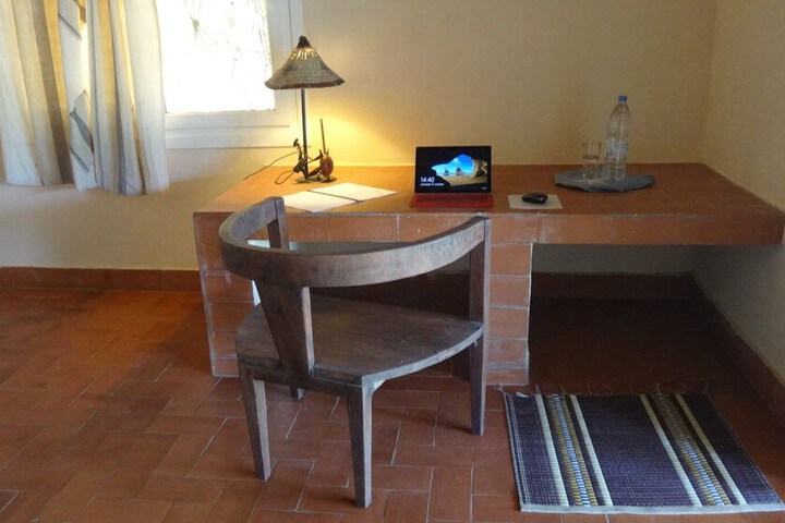 Room 4 of 7