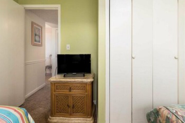 Room 150 of 152