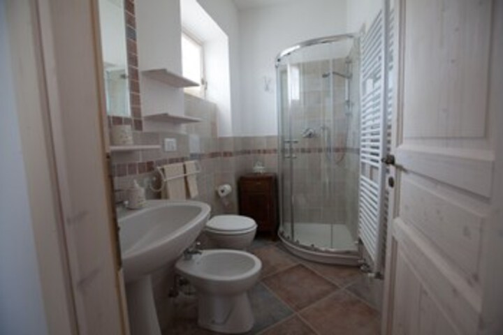 Room 3 of 25