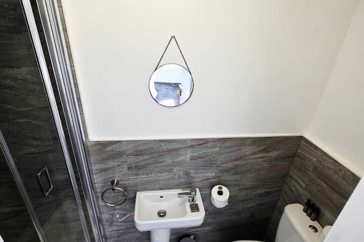 Room 68 of 93