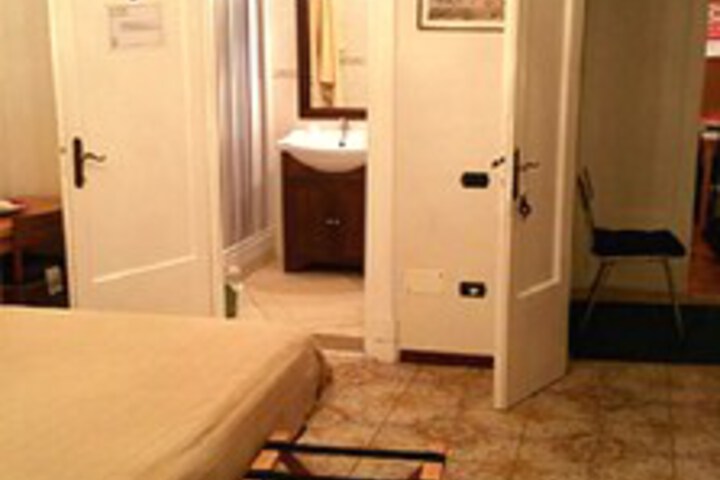 Room 12 of 12