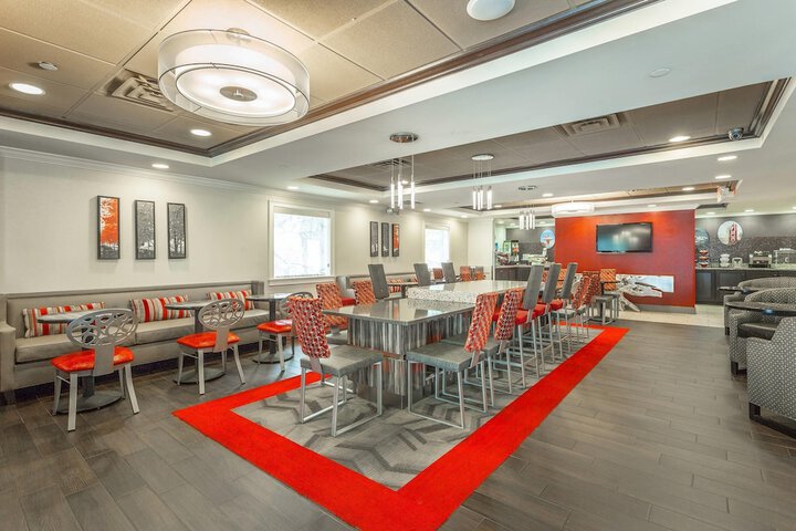 Breakfast/Coffee Service 32 of 46