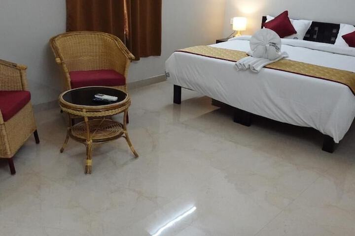 Room 4 of 33