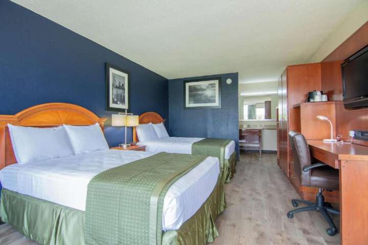 Room 11 of 21