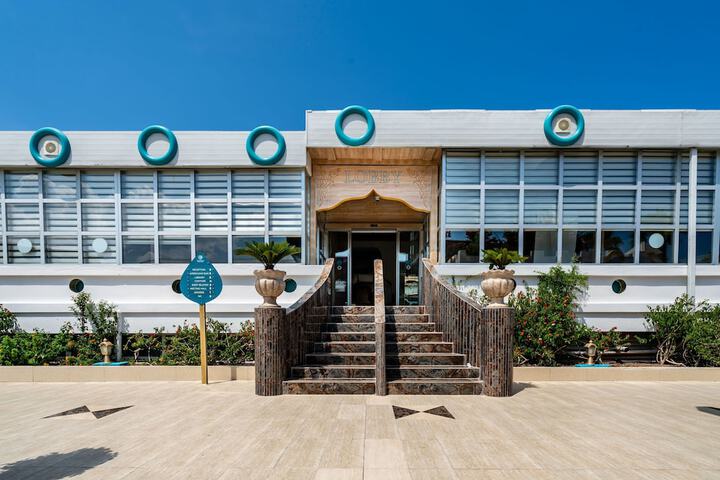 Hotel 65 of 81